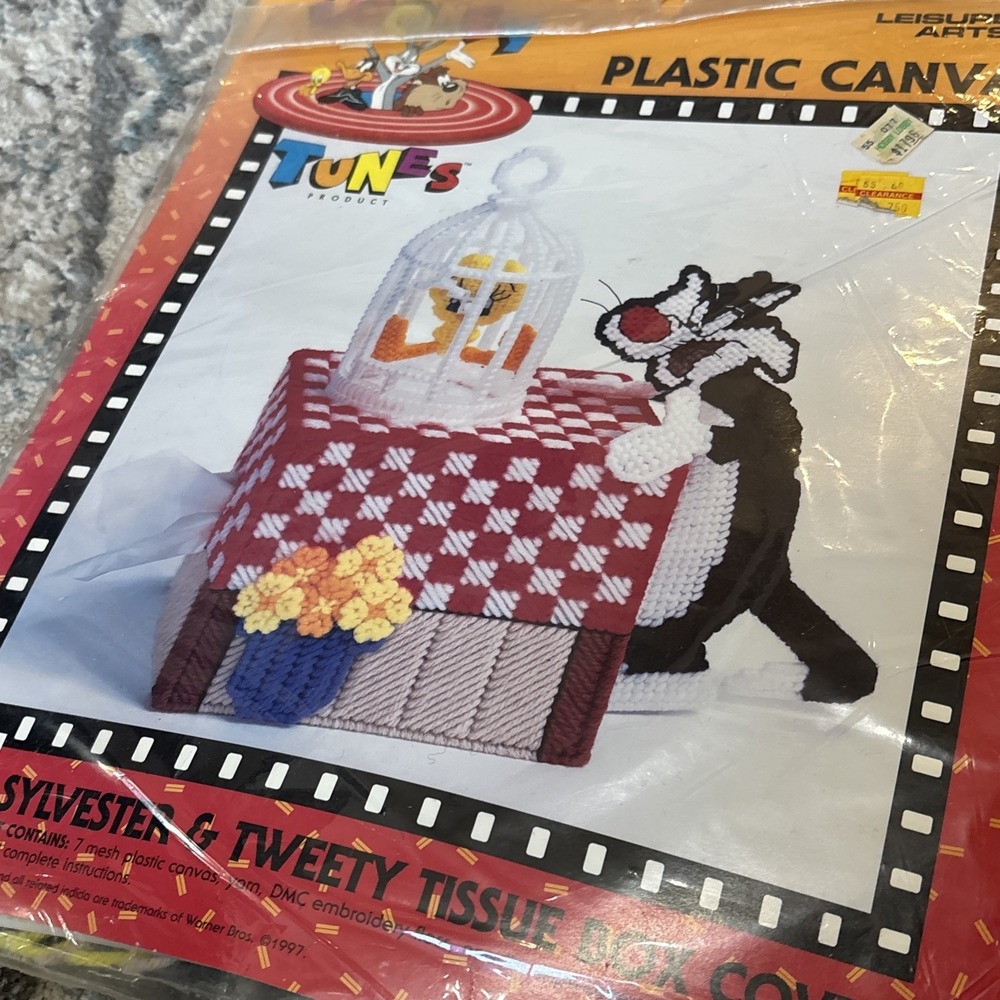 Vtg 1997 Looney Tunes Sylvester & Tweety Tissue Box Cover Kit Plastic Canvas New